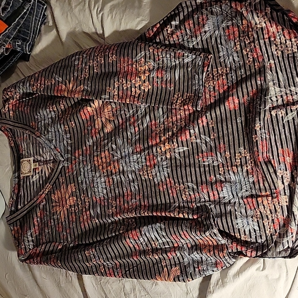 💜4 for $20💜 truself size L shirt